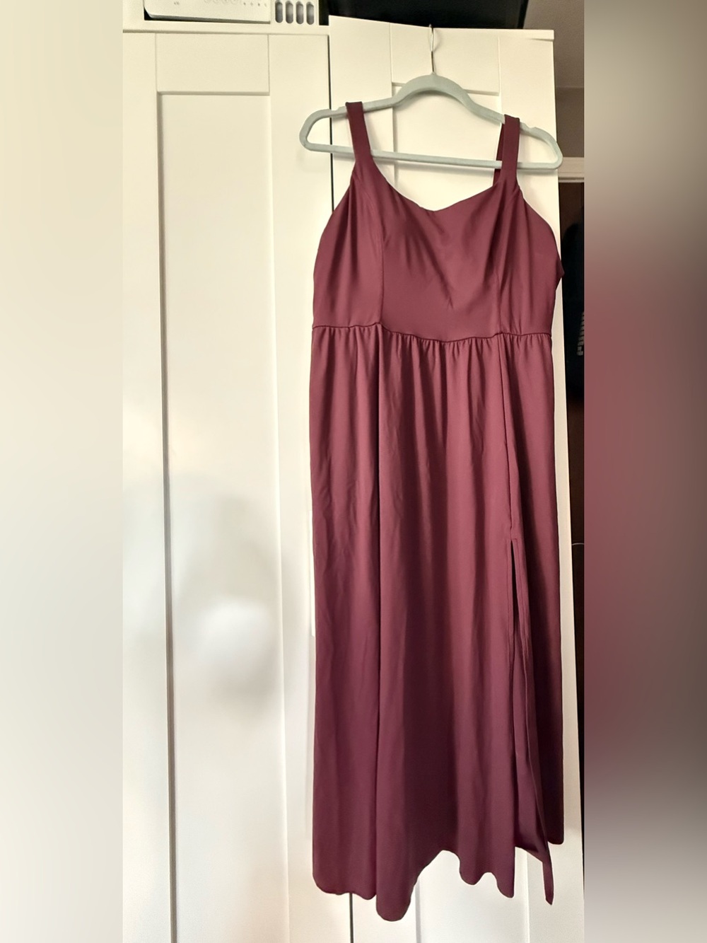 HALARA Sleeveless Burgundy Maxi Dress with Side Slit